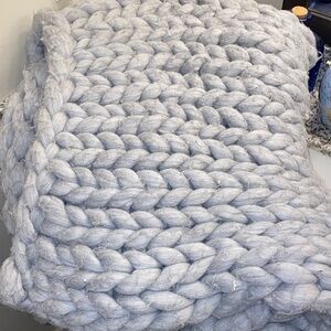 Chunky wool Knit Blanket in Light Gray